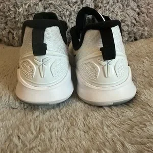 Nike | Shoes | Nike Mamba Focus Tb White Wolf Grey Black  display picture 2